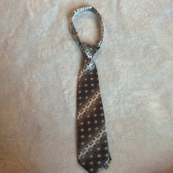 Boys Suit - Picture 9 of 16